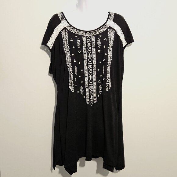 RXB Tops - RXB Ladies Sleeveless Shark Bite Tunic Top Black & White Size XXL - NWOT